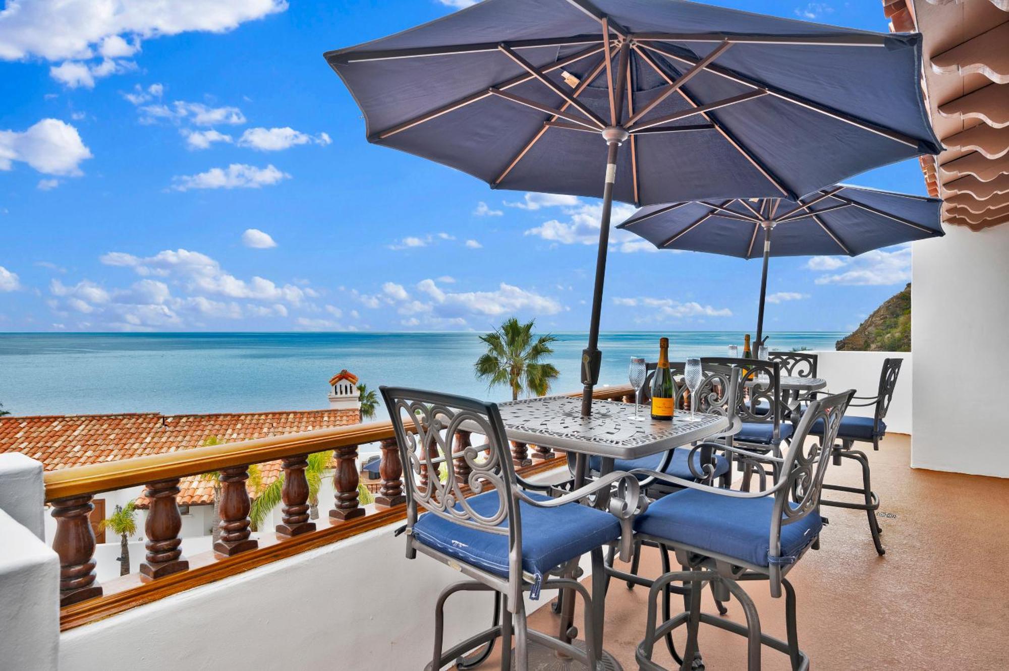 Gorgeous Oceanfront Villa With Panoramic Views Авалон Экстерьер фото